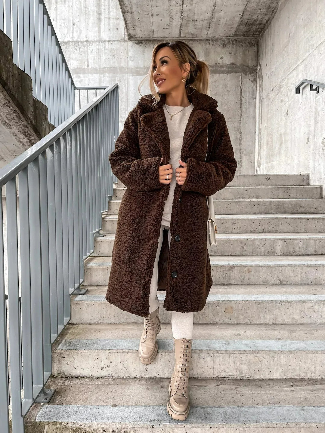 Damen Samtweicher Trenchcoat für den Winter (4)