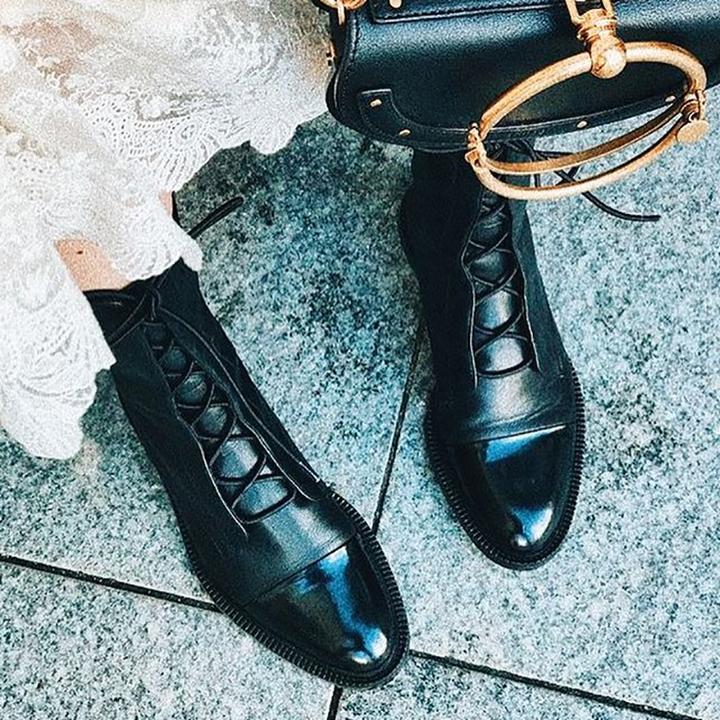 Damen Schnürstiefeletten im strukturierten Look (8)
