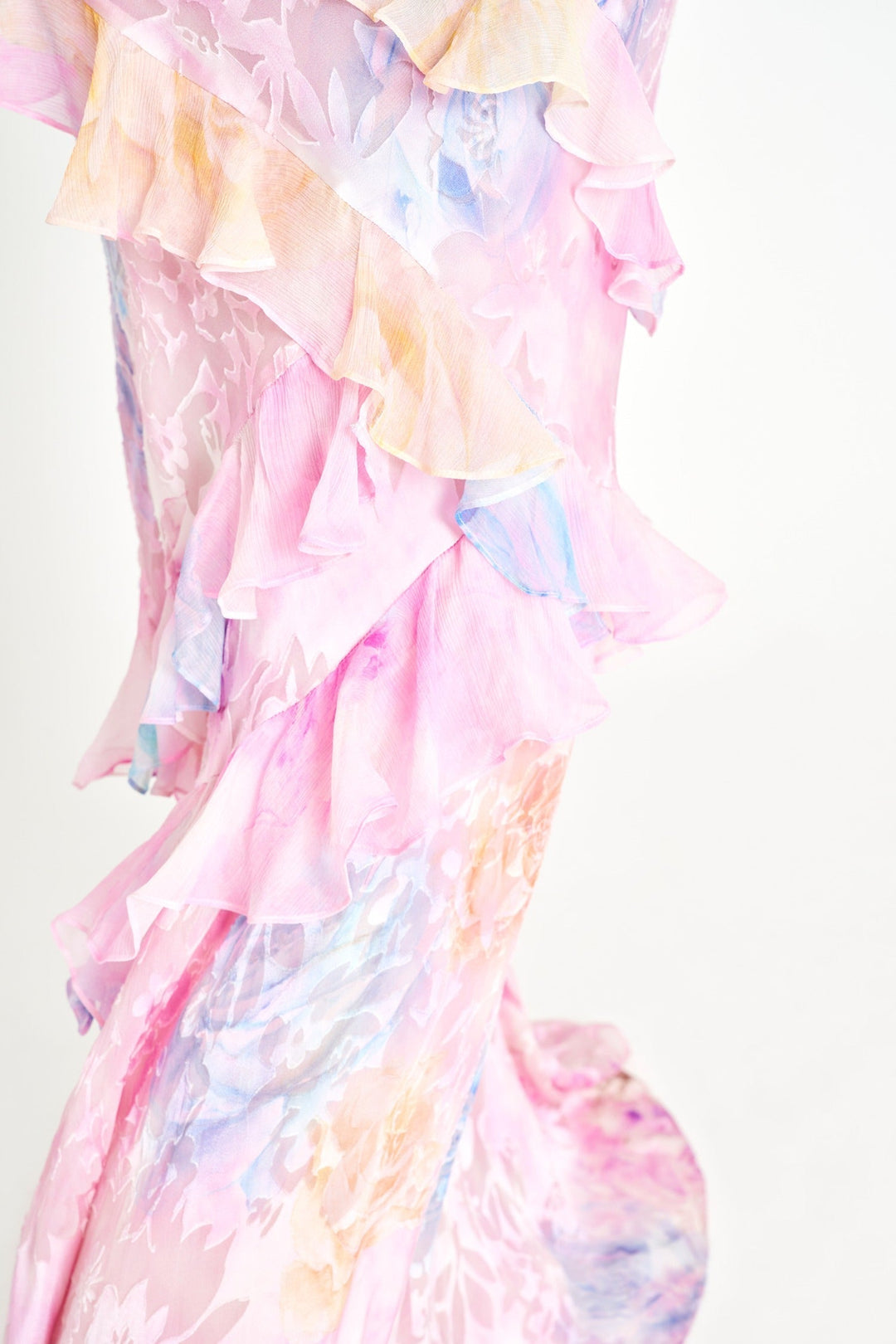 Damen Sommer Maxikleid mit zartem Blumenmuster und Rüschchen für Hochzeitsgäste (10)