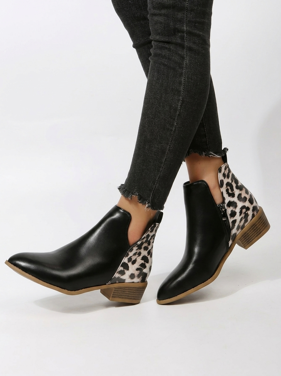 Damen Stiefeletten im Tierdruck elegant in Schwarz