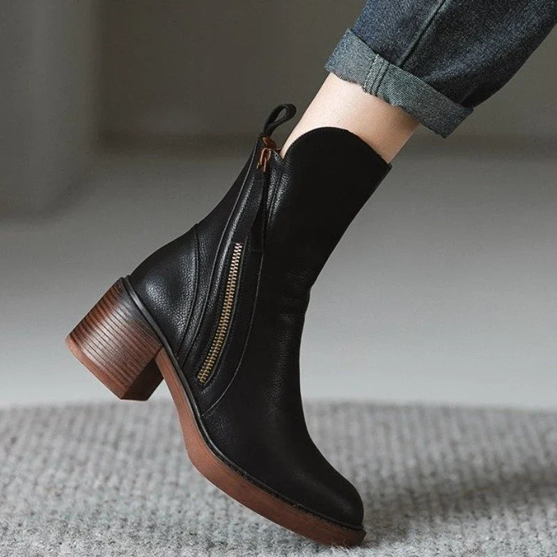 Damen Stiefeletten mit High-Heel und Reißverschluss in Schwarz