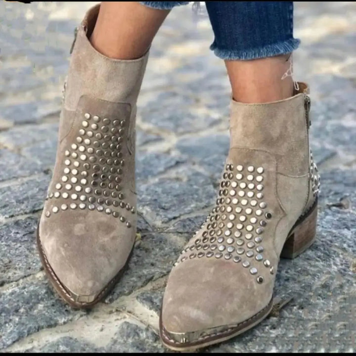 Damen Stiefeletten mit Nieten für jeden Look (4)