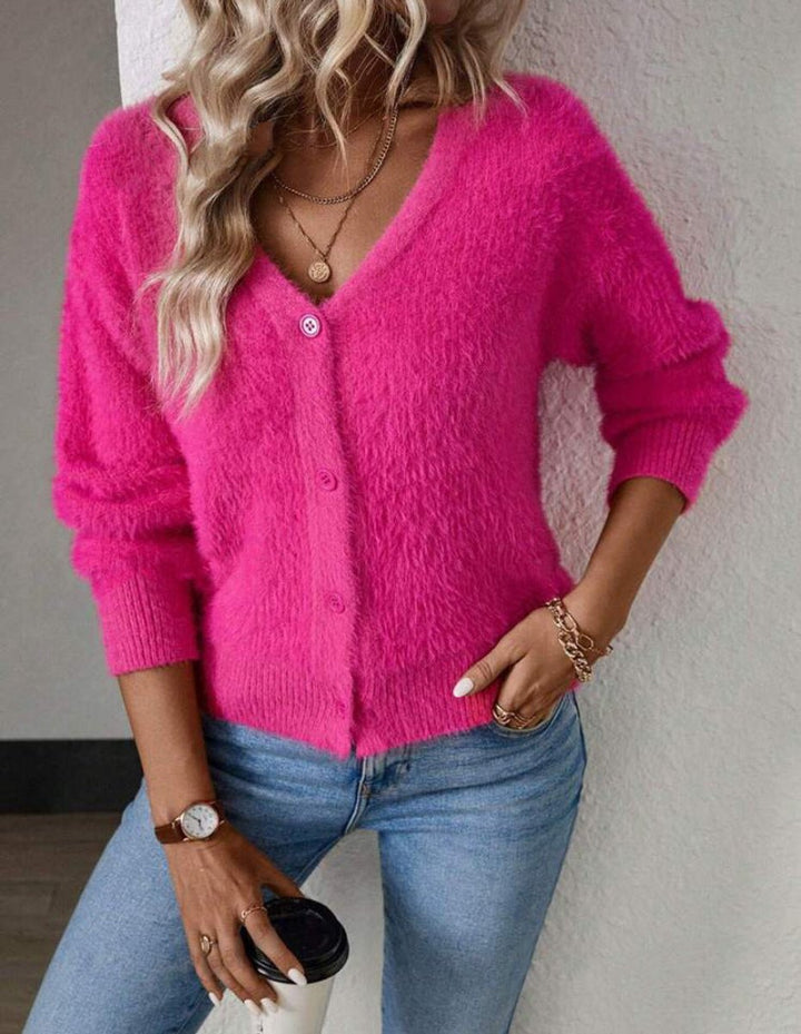 Damen Strickjacke aus Flausch für Übergangstage in Magenta
