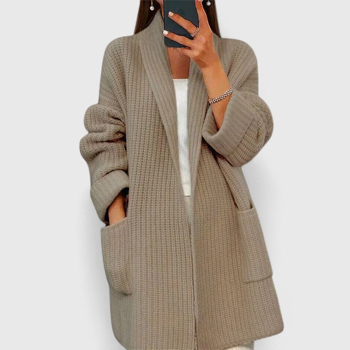 Damen Strickjacke im Rippstrick für den Herbst in Braun