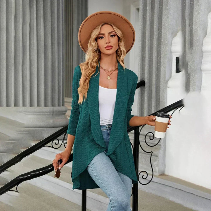 Damen Strickjacke in Hüftlänge mit lässiger Eleganz (6)