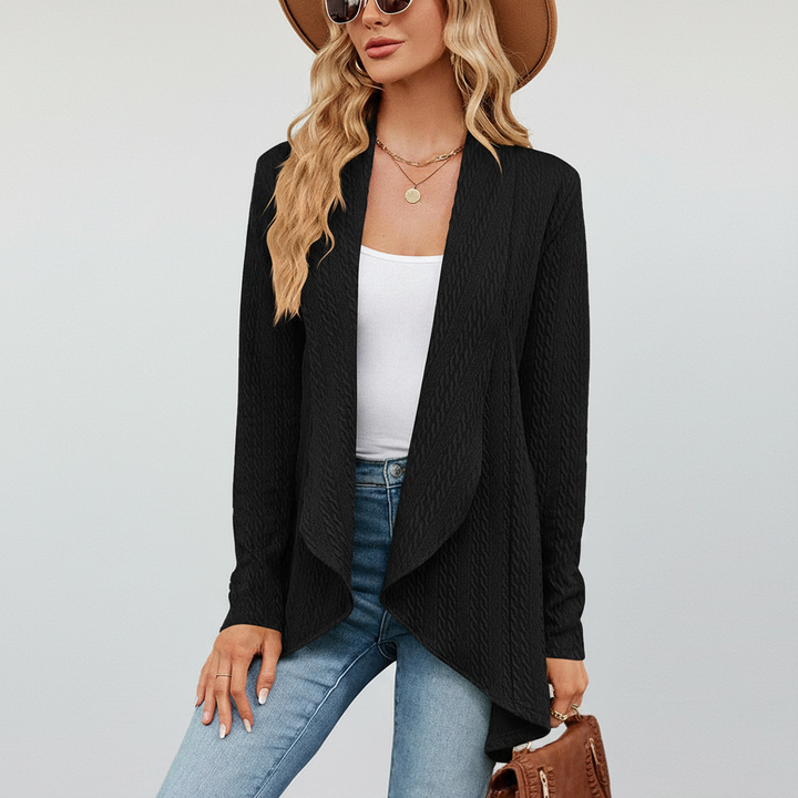Damen Strickjacke in Hüftlänge mit lässiger Eleganz in Schwarz