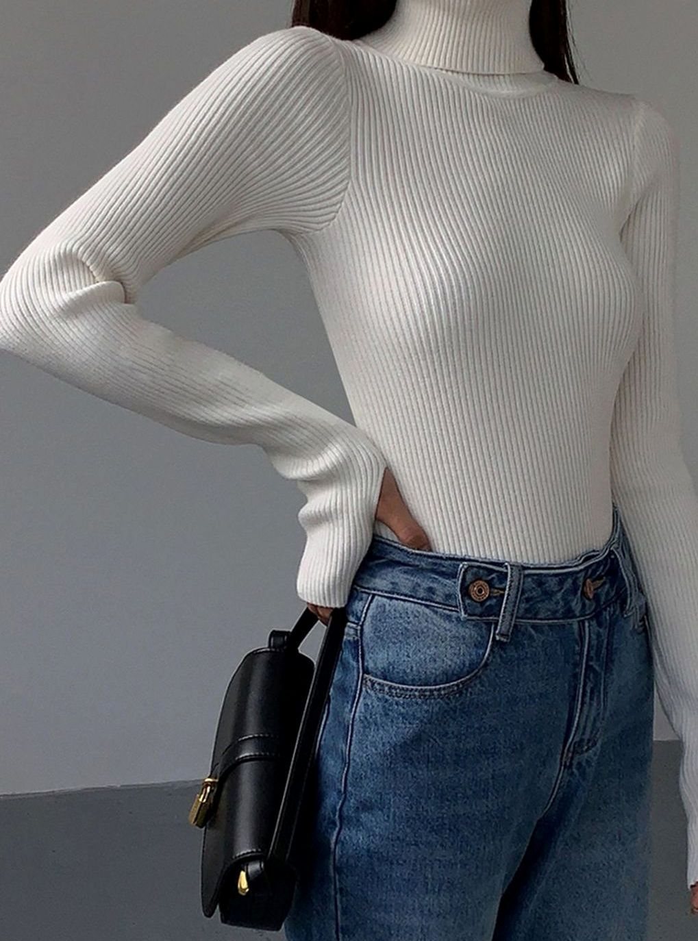 Damen Strickjacke mit geripptem Rollkragen in Weiß