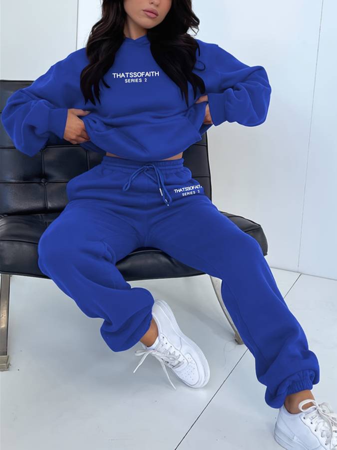 Damen Strickjacke mit Jogginghose im Freizeitstil in Blau