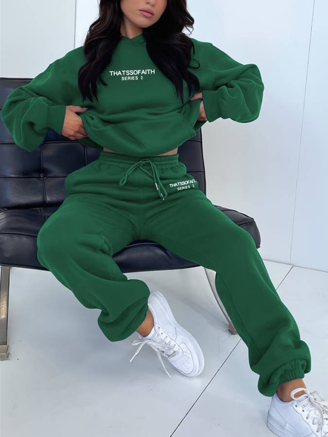 Damen Strickjacke mit Jogginghose im Freizeitstil in Dunkelgrün