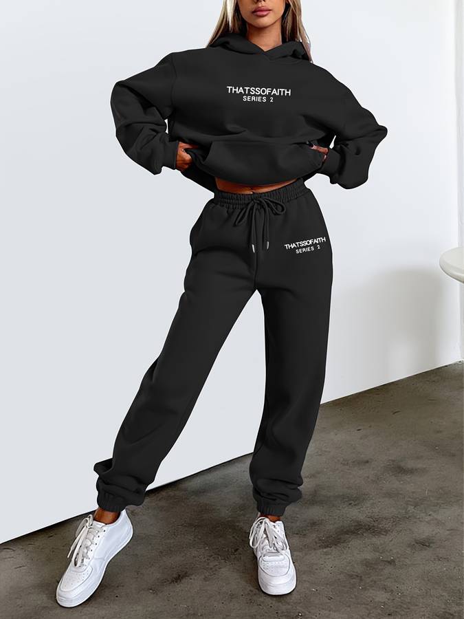 Damen Strickjacke mit Jogginghose im Freizeitstil in Schwarz