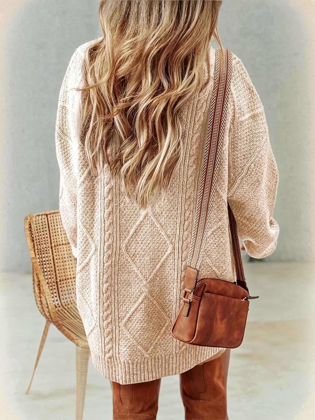 Damen Strickjacke mit klassischem Zopfmuster zum Wohlfühlen (9)