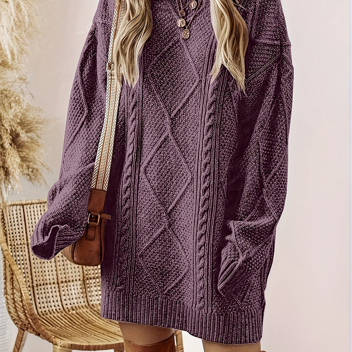 Damen Strickjacke mit klassischem Zopfmuster zum Wohlfühlen in Lila