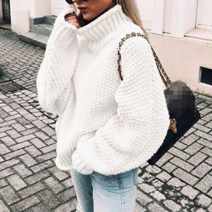 Damen Strickjacke mit Rollkragen zu Weihnachten in Weiß