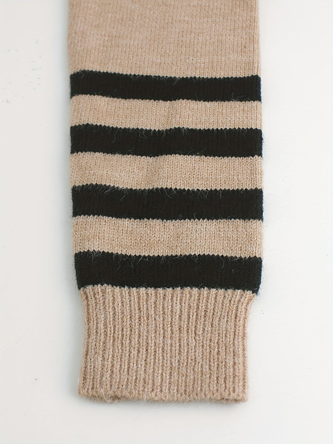 Damen Strickjacke mit Streifenmanschetten für Herbst (19)