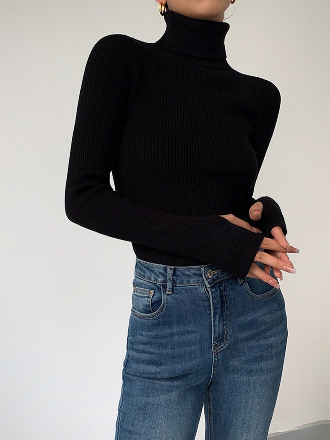 Damen Strickjacke Rollkragen Slim Minimaldesign für Winter in Schwarz