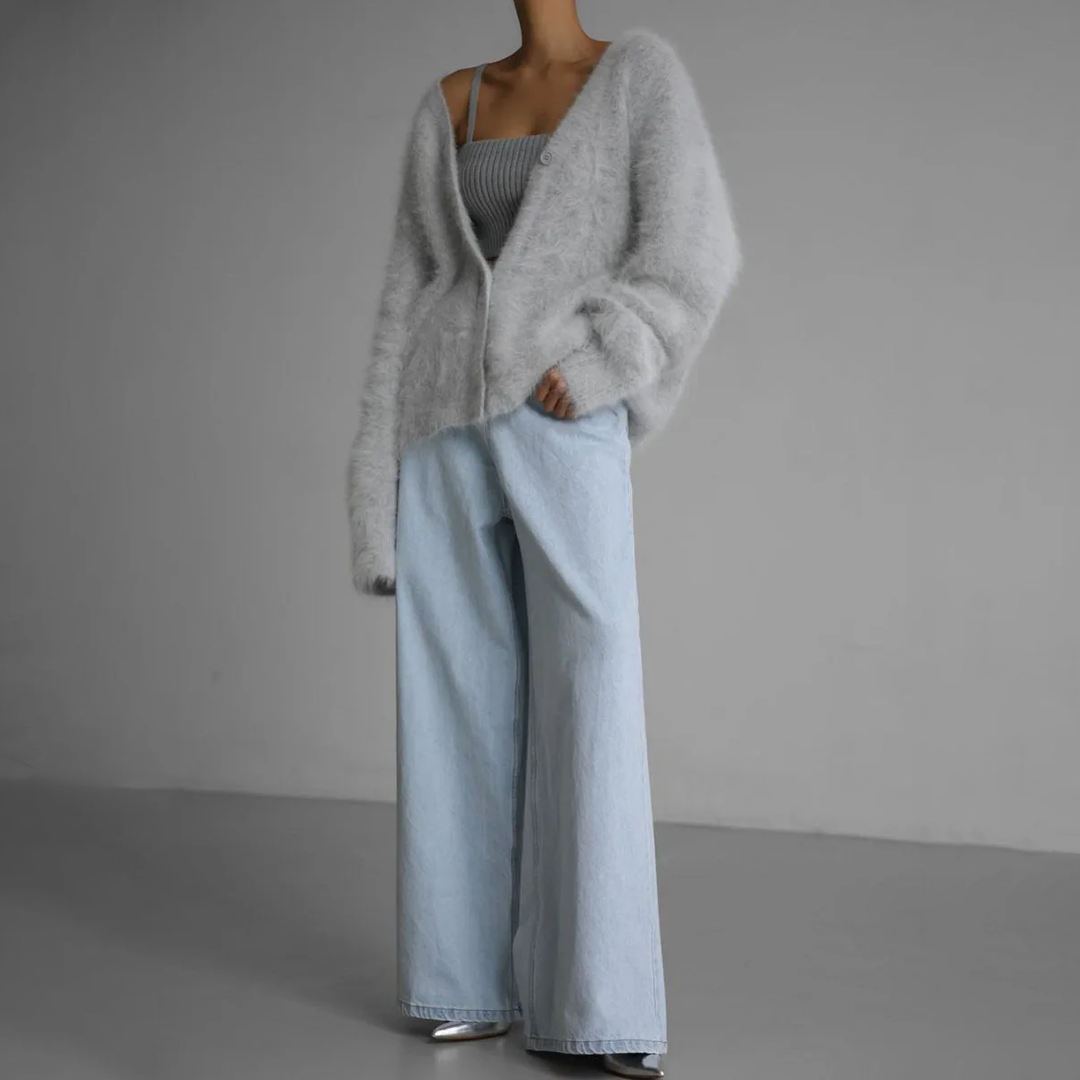 Damen Strickjacke weit geschnitten flauschig in Hellgrau