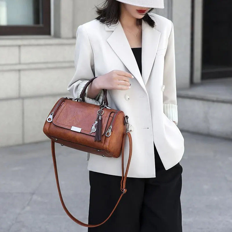 Damen Tasche im femininen Vintage-Stil (2)