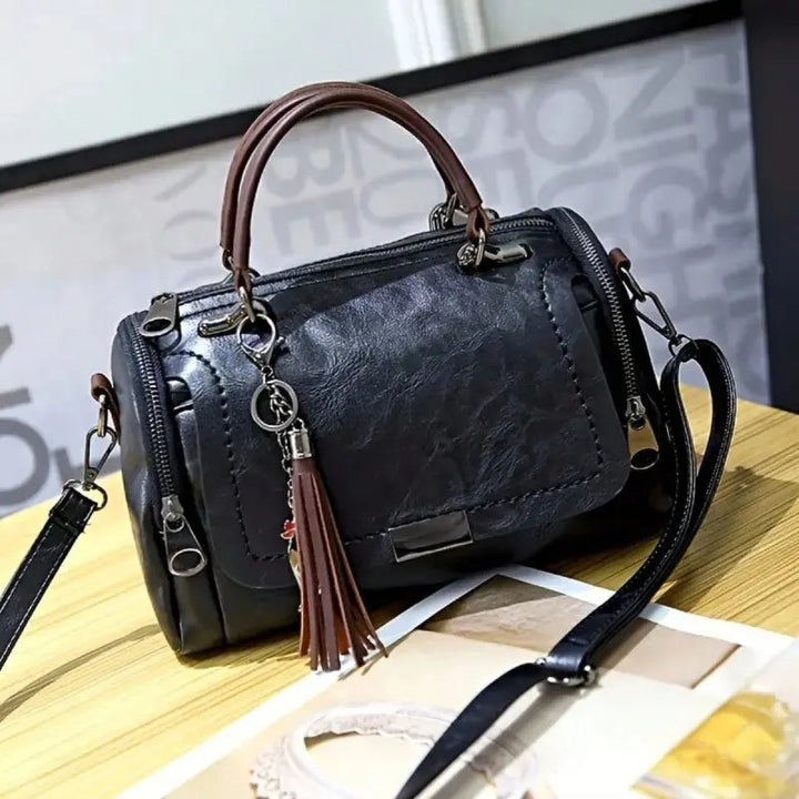 Damen Tasche im femininen Vintage-Stil in Schwarz