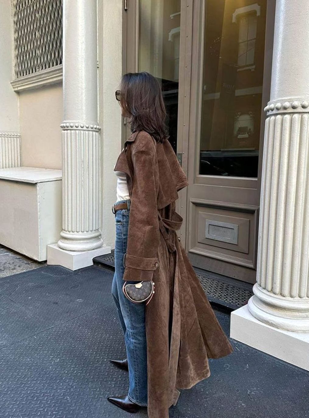 Damen Trenchcoat aus Wildleder für den Winter (3)
