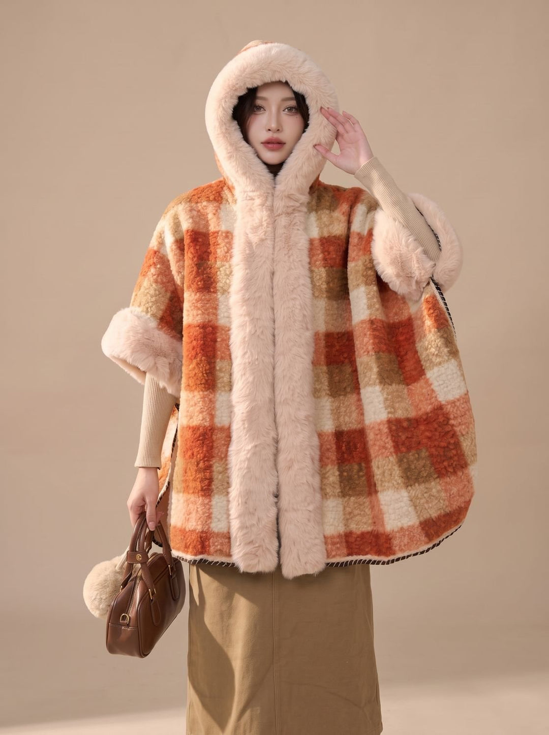 Damen Trenchcoat im Cape-Stil mit Karomuster (4)