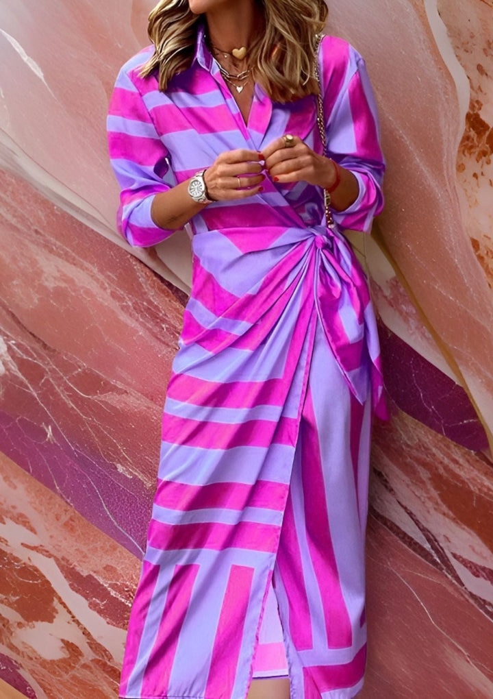 Damen Wickelkleid mit Muster für Herbsthochzeiten in Lila