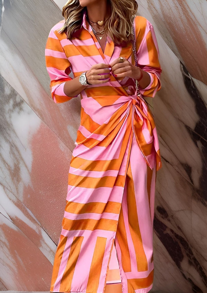 Damen Wickelkleid mit Muster für Herbsthochzeiten in Orange/Rosa