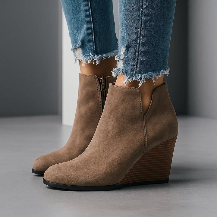 Damen Wildleder Herbst-Stiefel mit Keilabsatz in Braun