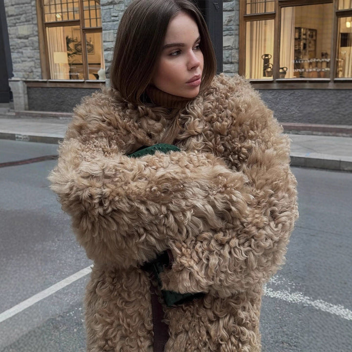 Damen Winterjacke aus Kunstfell mit Oversize-Passform (3)