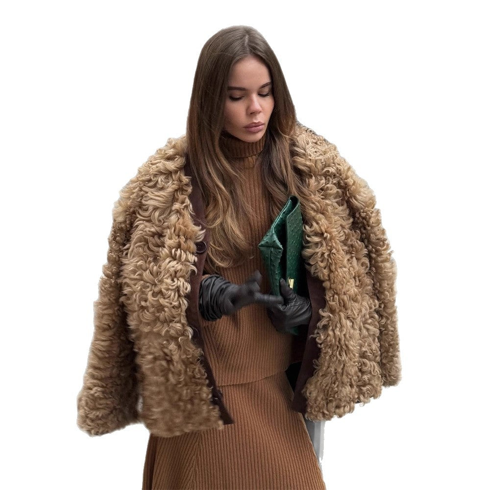 Damen Winterjacke aus Kunstfell mit Oversize-Passform (5)