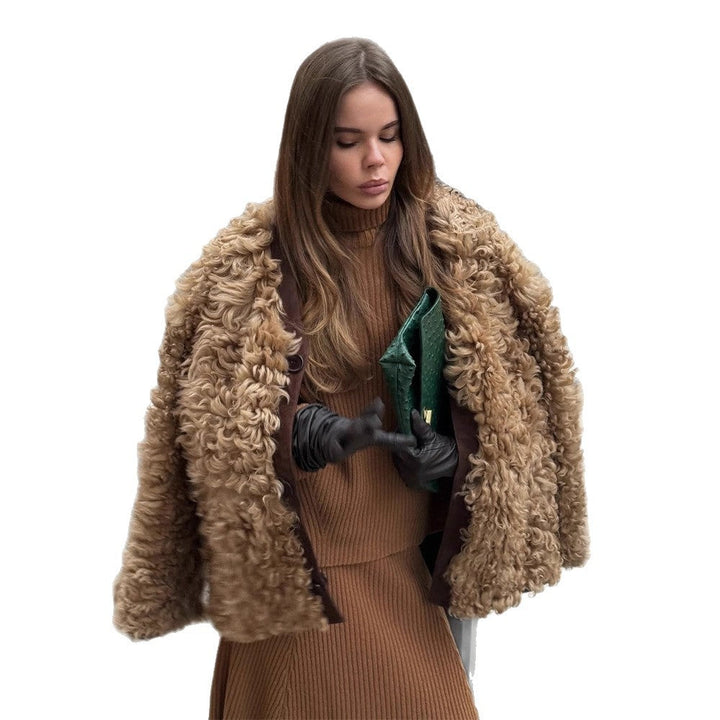 Damen Winterjacke aus Kunstfell mit Oversize-Passform (5)