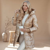 Laura | Damen Winterjacke gesteppt mit Kapuze, tailliert