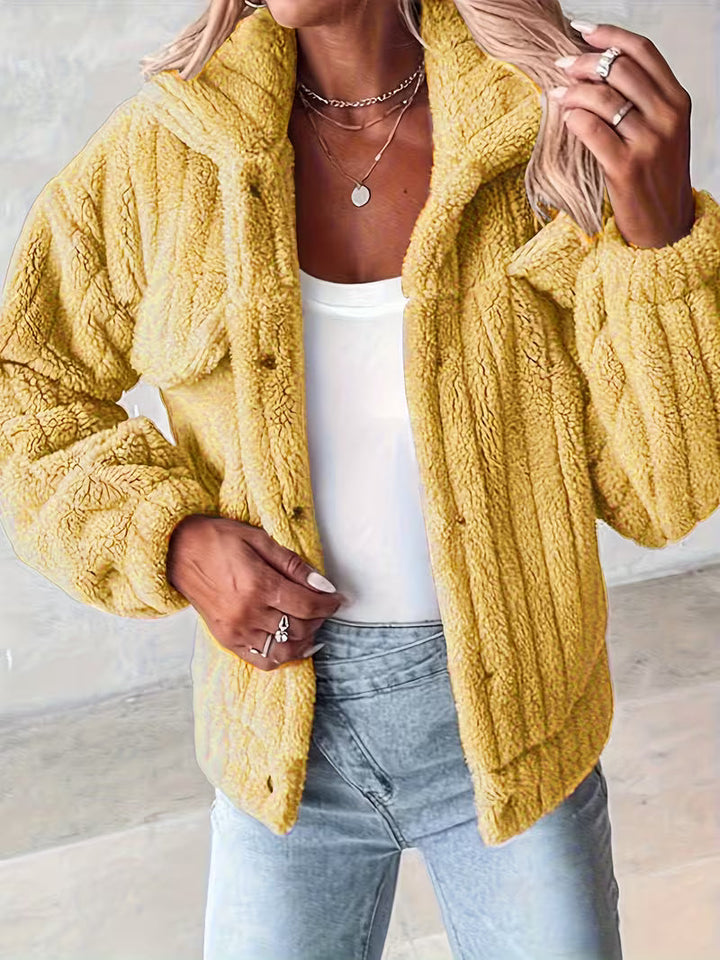Damen Winterjacke im Hemdjacken-Stil mit Flausch-Optik (3)