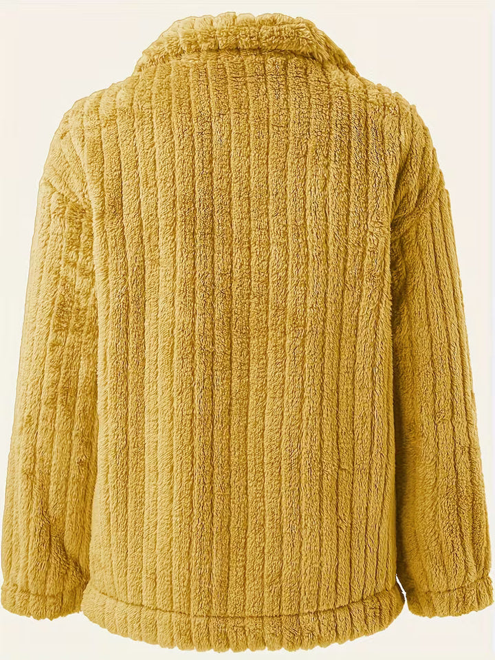 Damen Winterjacke im Hemdjacken-Stil mit Flausch-Optik (5)