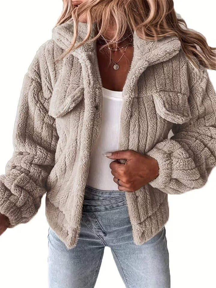 Damen Winterjacke im Hemdjacken-Stil mit Flausch-Optik in Sandbeige