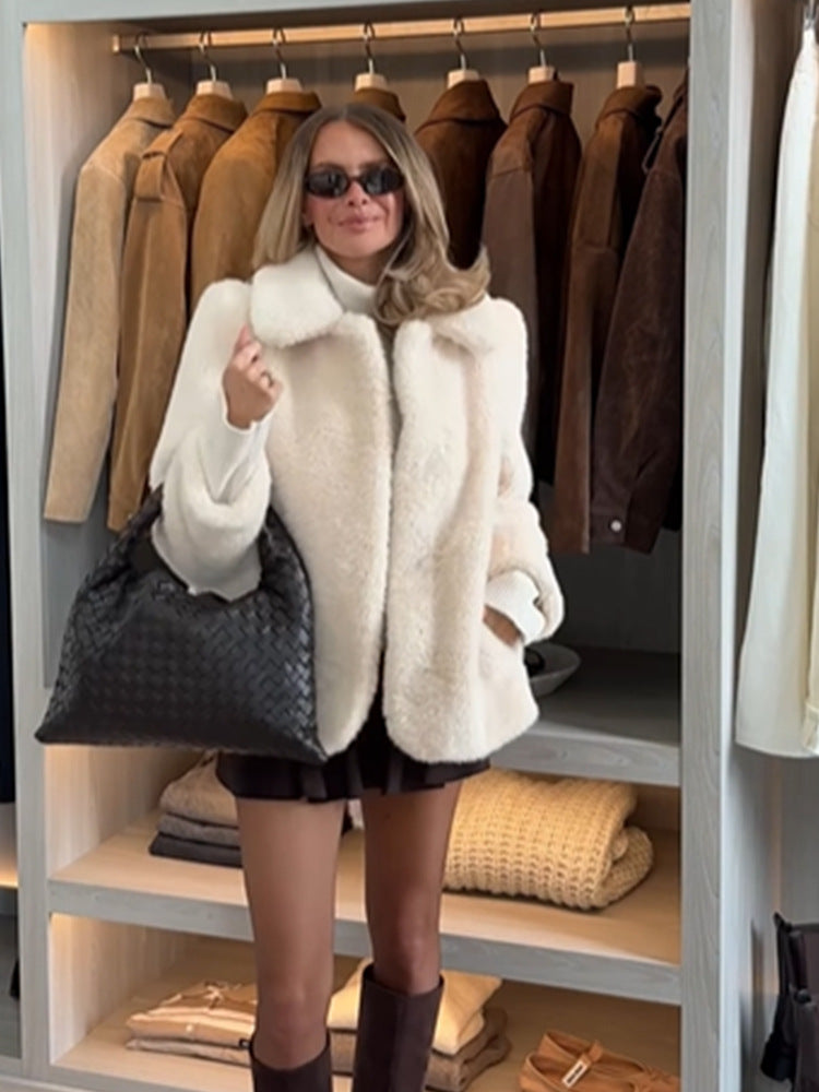 Damen Winterjacke mit großem Oversize-Schnitt in Creme