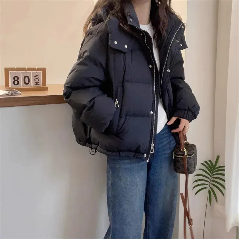 Damen Winterjacke mit Stehkragen und Kapuze in Schwarz
