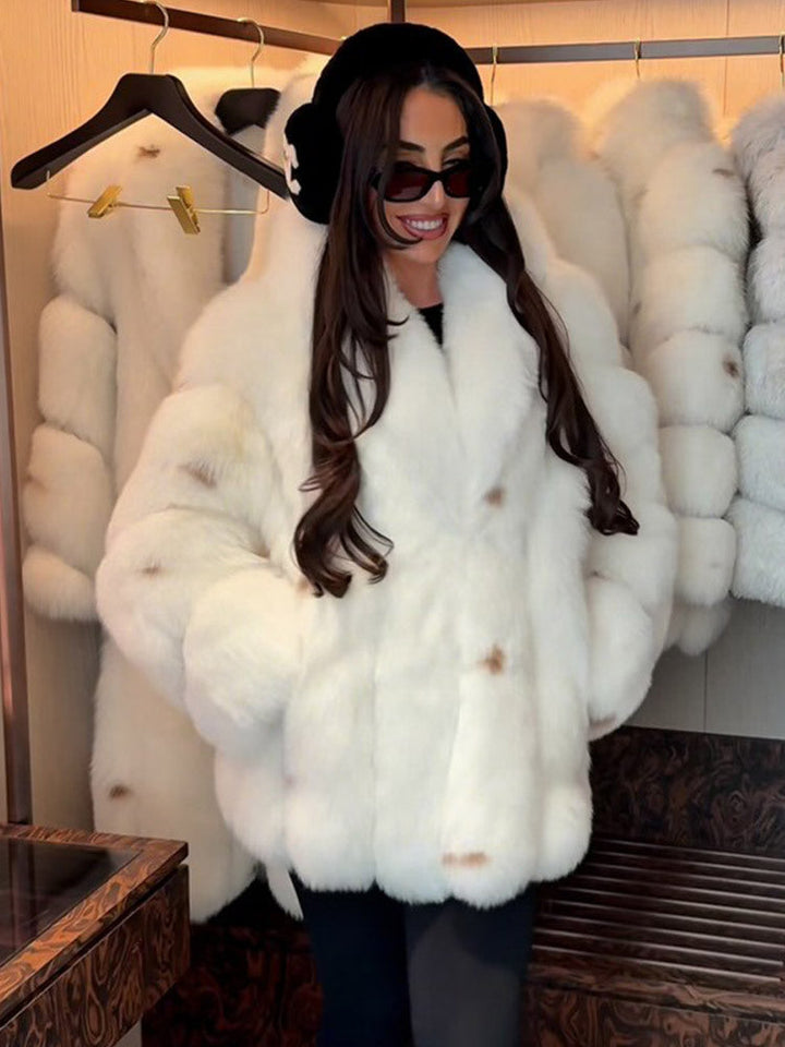 Damen Winterjacke mit Teddy-Charme für die Stadt in Weiß
