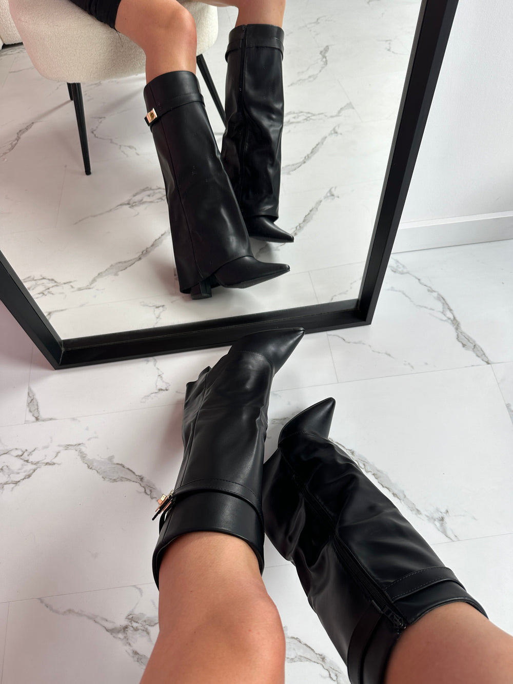 Damen Winterschuhe elegante Lederkniestiefel Spitzschuh-Design (2)
