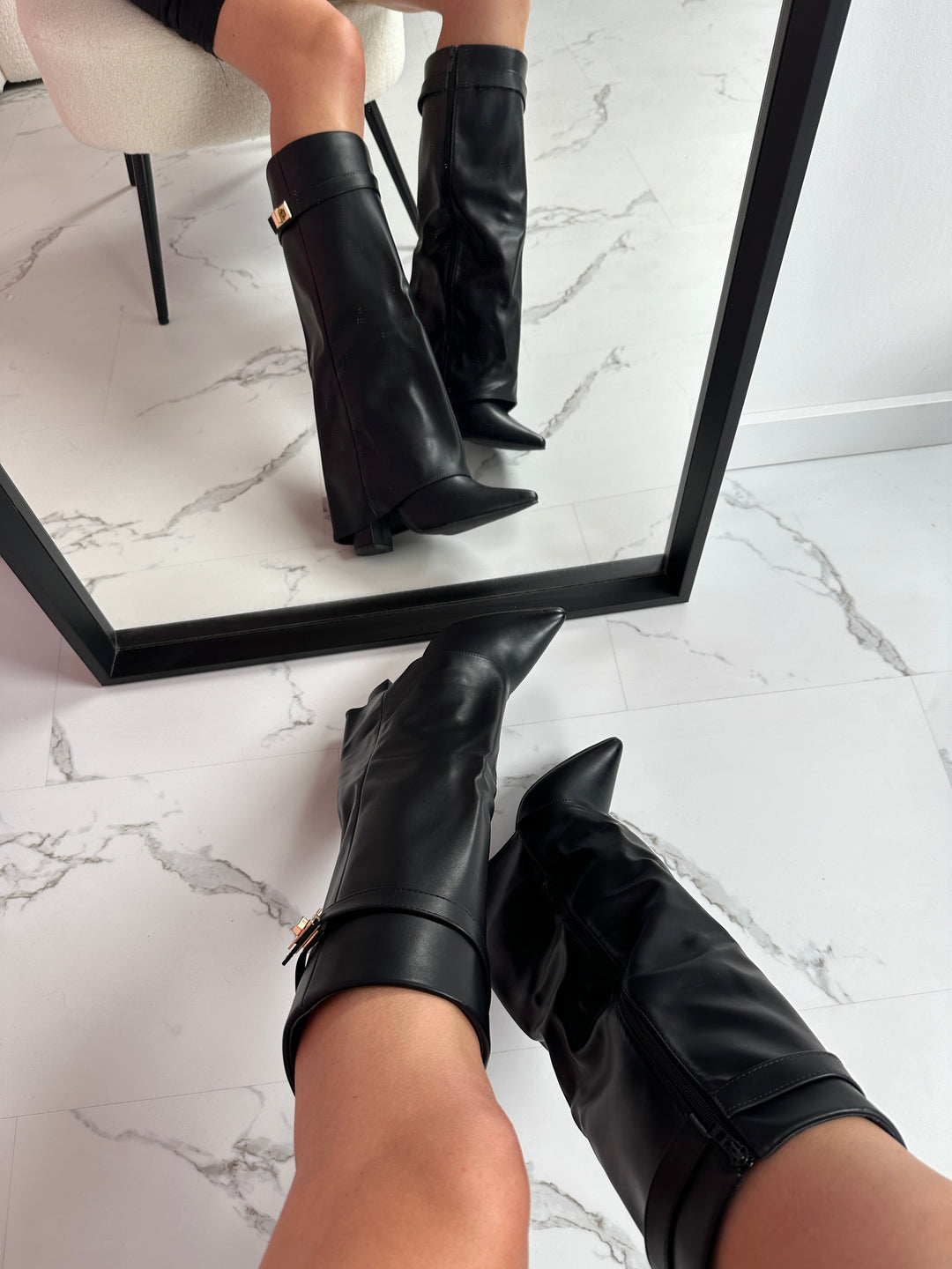 Damen Winterschuhe elegante Lederkniestiefel Spitzschuh-Design (2)