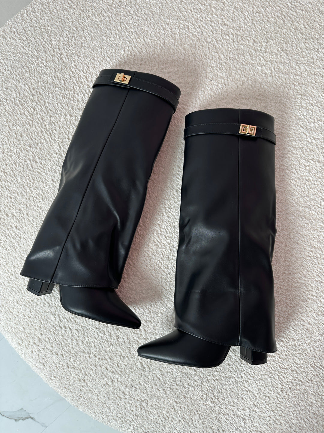 Damen Winterschuhe elegante Lederkniestiefel Spitzschuh-Design (5)