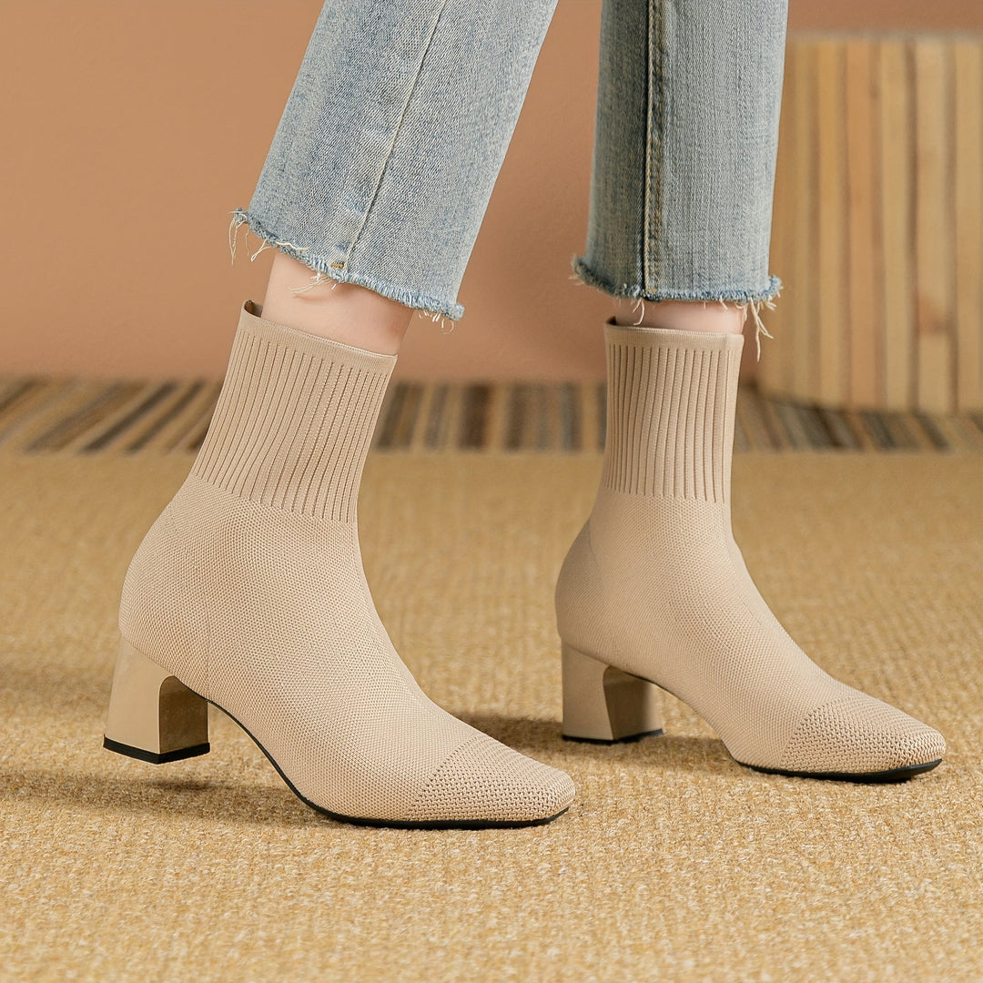 Damen Winterschuhe Stiefeletten mit Blockabsatz und Reißverschluss in Beige