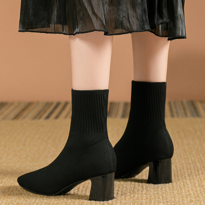 Damen Winterschuhe Stiefeletten mit Blockabsatz und Reißverschluss in Schwarz