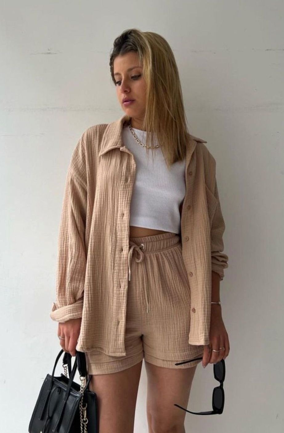 Elegante Damen Bluse mit passendem Shorts-Set in Khaki 1