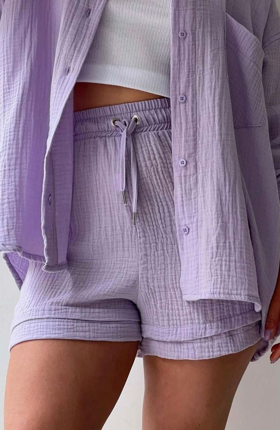 Elegante Damen Bluse mit passendem Shorts-Set in Lila 2