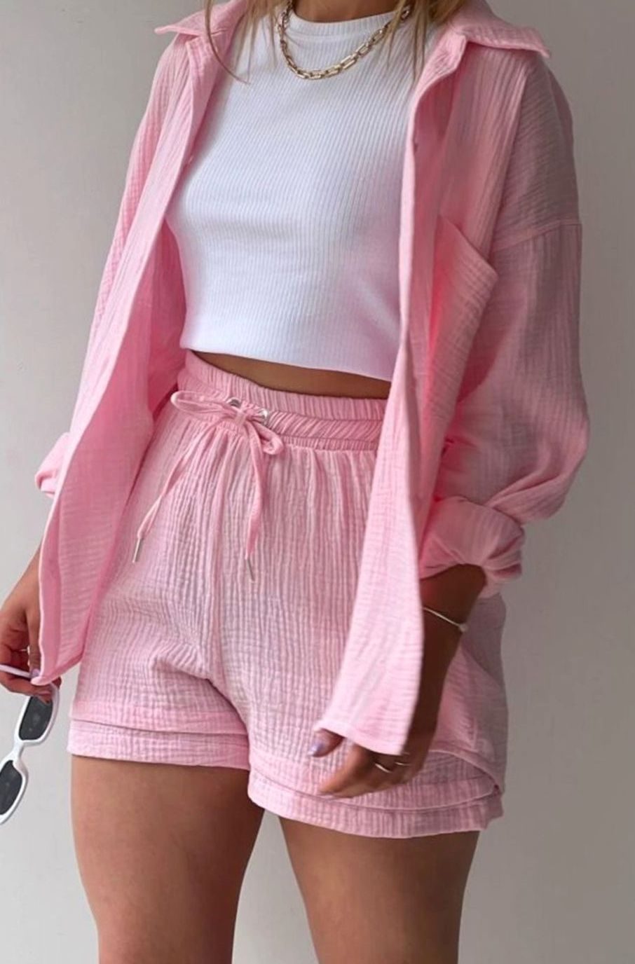 Elegante Damen Bluse mit passendem Shorts-Set in Rosa 1