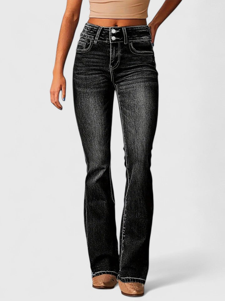 Elegante Damen Jeans mit Schlag in Schwarz