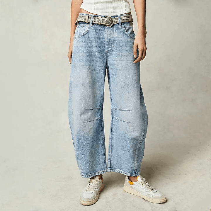 Elegante Damen Jeans mit weitem Schnitt in Hellblau