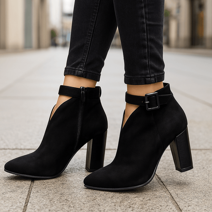 Elegante Damen Samtstiefeletten zum Herbst-Outfit (3)