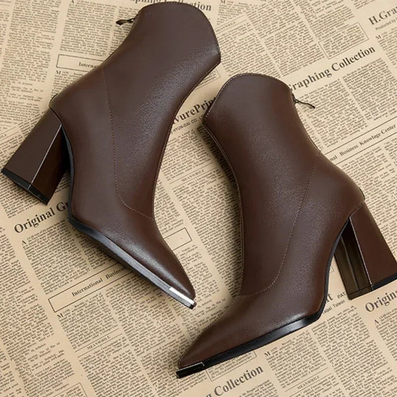 Elegante Damen Stiefeletten im klassischen Stil (8)