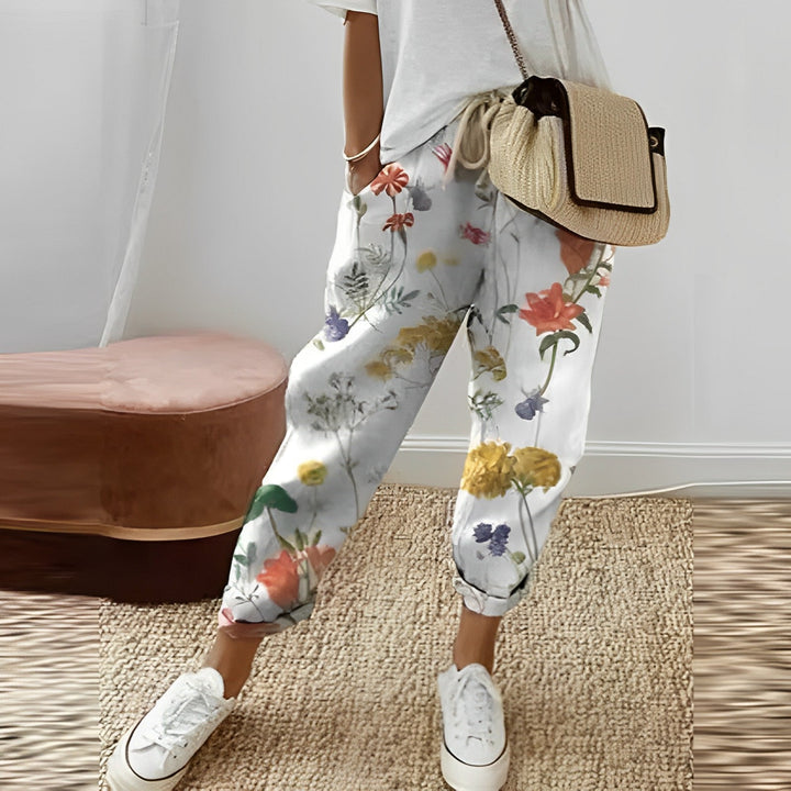 Elegante Damensommerhose mit zeitlosem Stil in Weiß